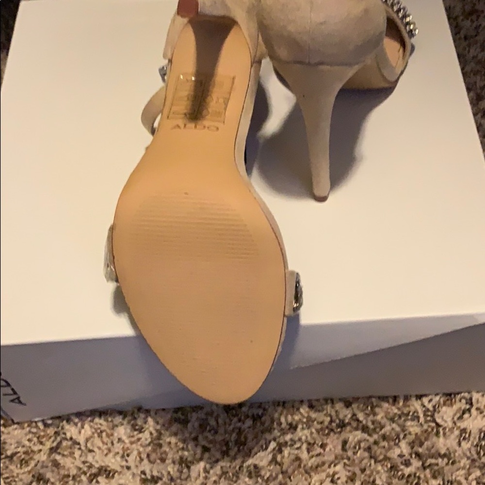 Heels - Picture 5 of 7